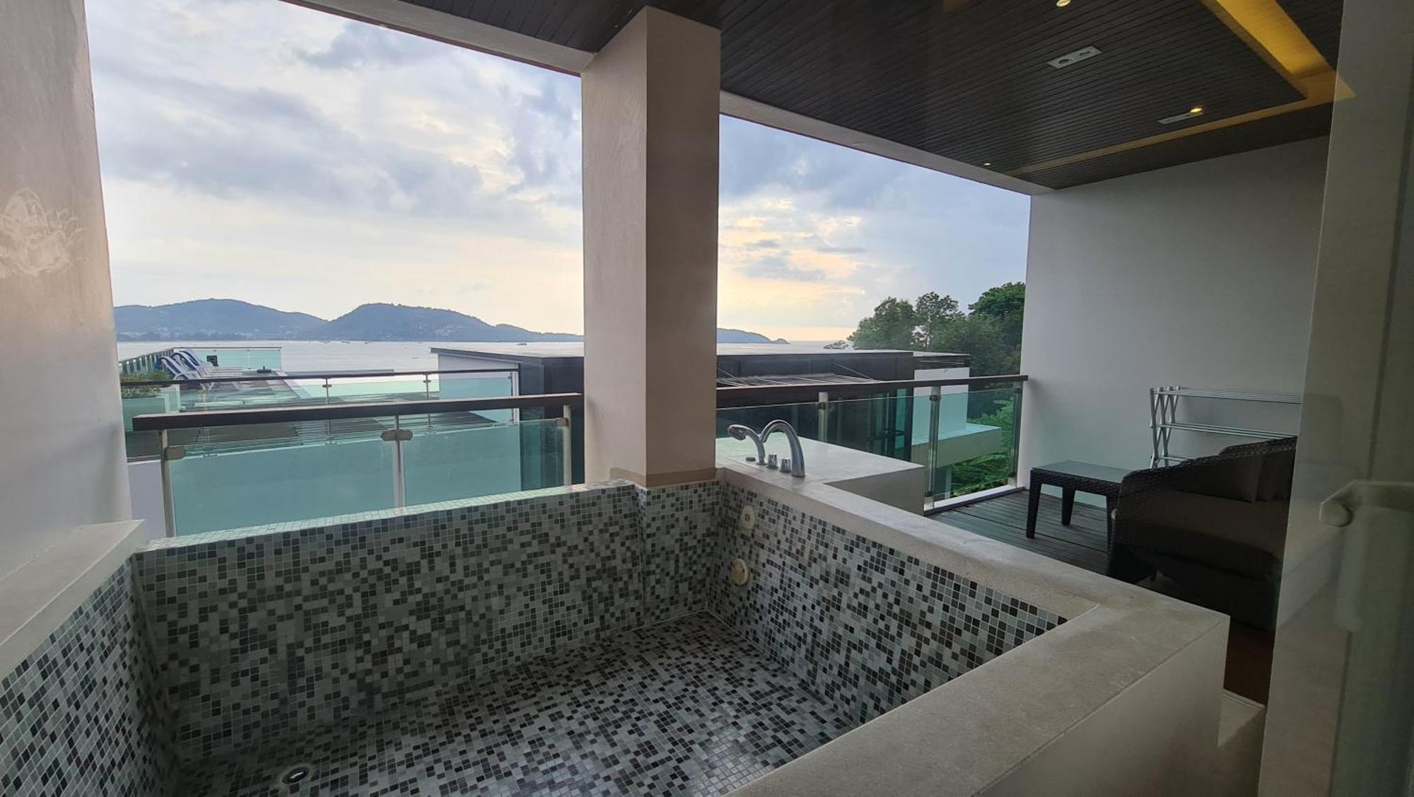 The Privilege Residence Patong Exterior foto