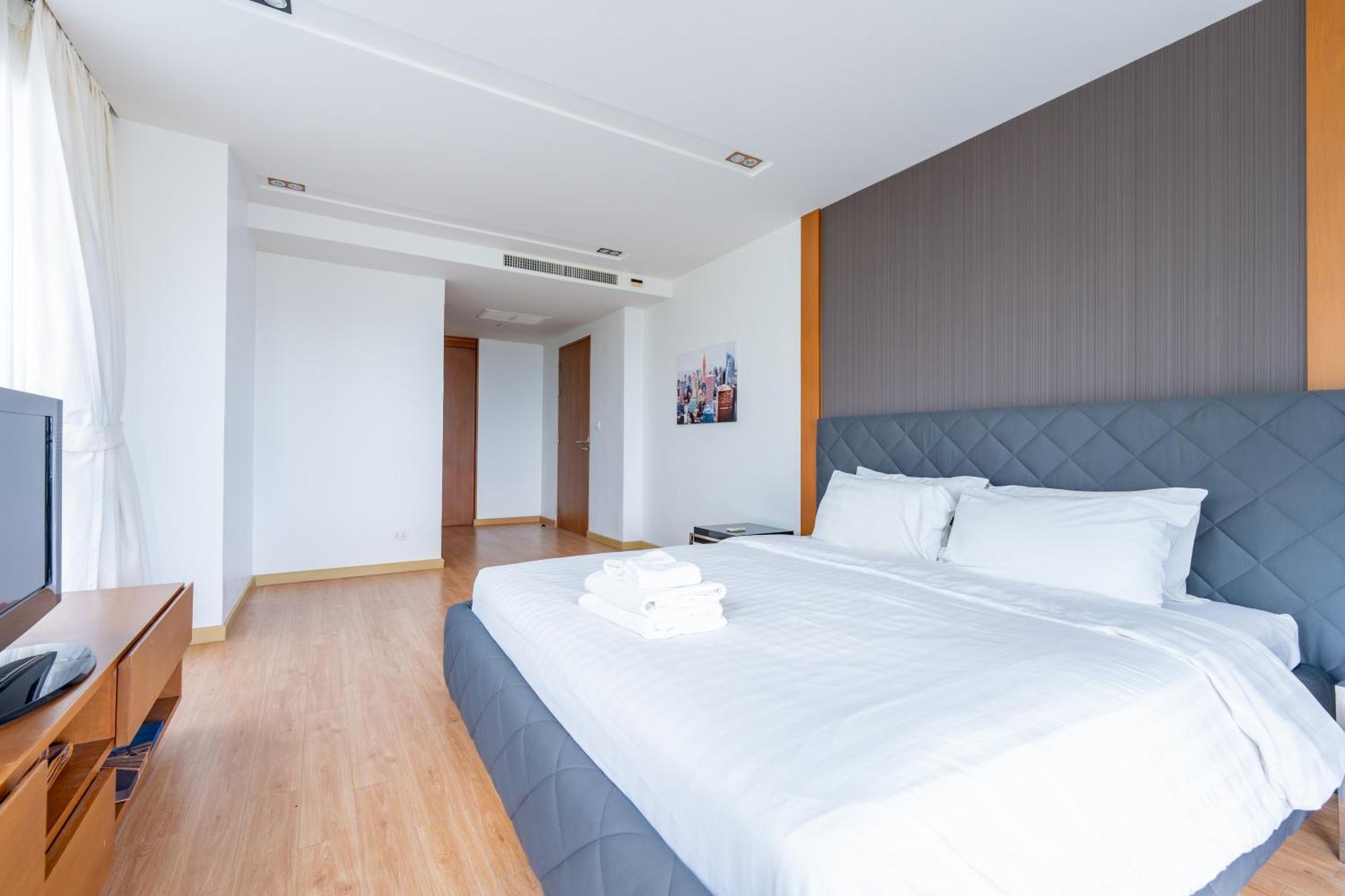 The Privilege Residence Patong Exterior foto