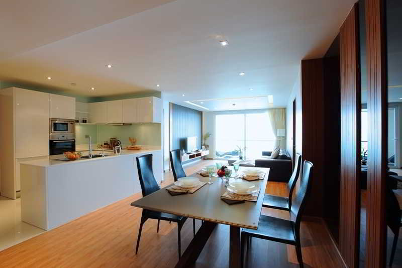 The Privilege Residence Patong Exterior foto
